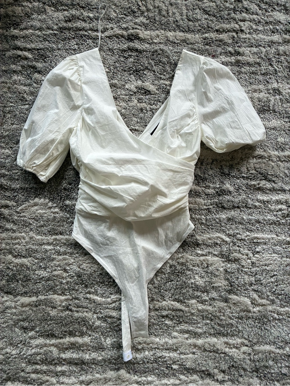 KITTENISH White Puff Sleeve Wrap Bodysuit Size Small NWT